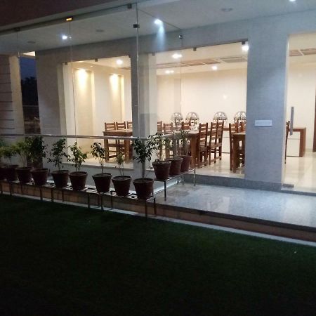 Hotel The Lighthouse Джайпур Екстериор снимка